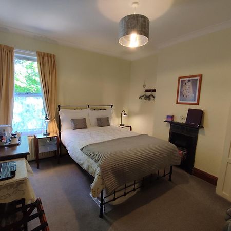 Anton Guest House Bed And Breakfast ชรูว์สเบอรี ภายนอก รูปภาพ