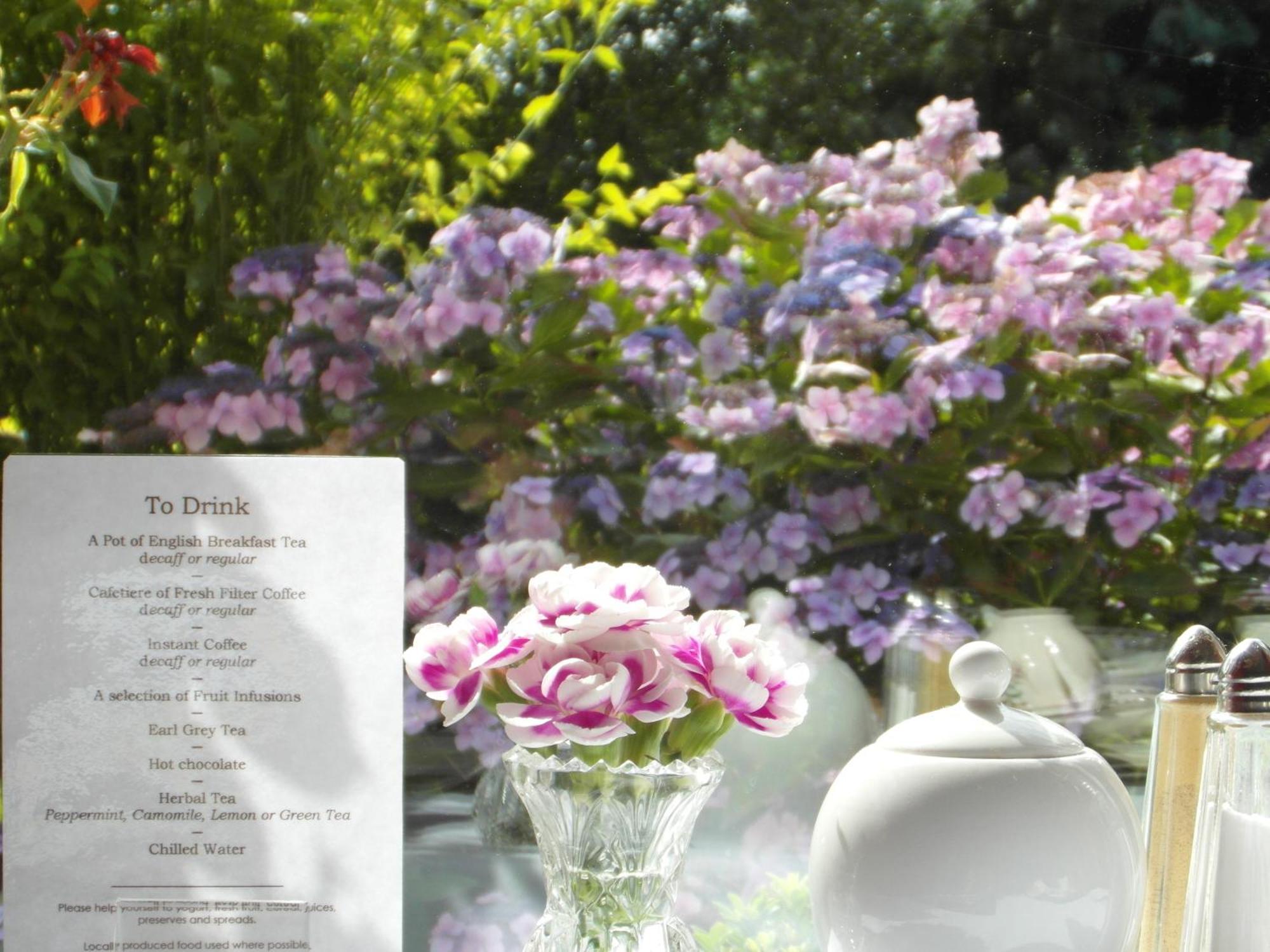 Anton Guest House Bed And Breakfast ชรูว์สเบอรี ภายนอก รูปภาพ