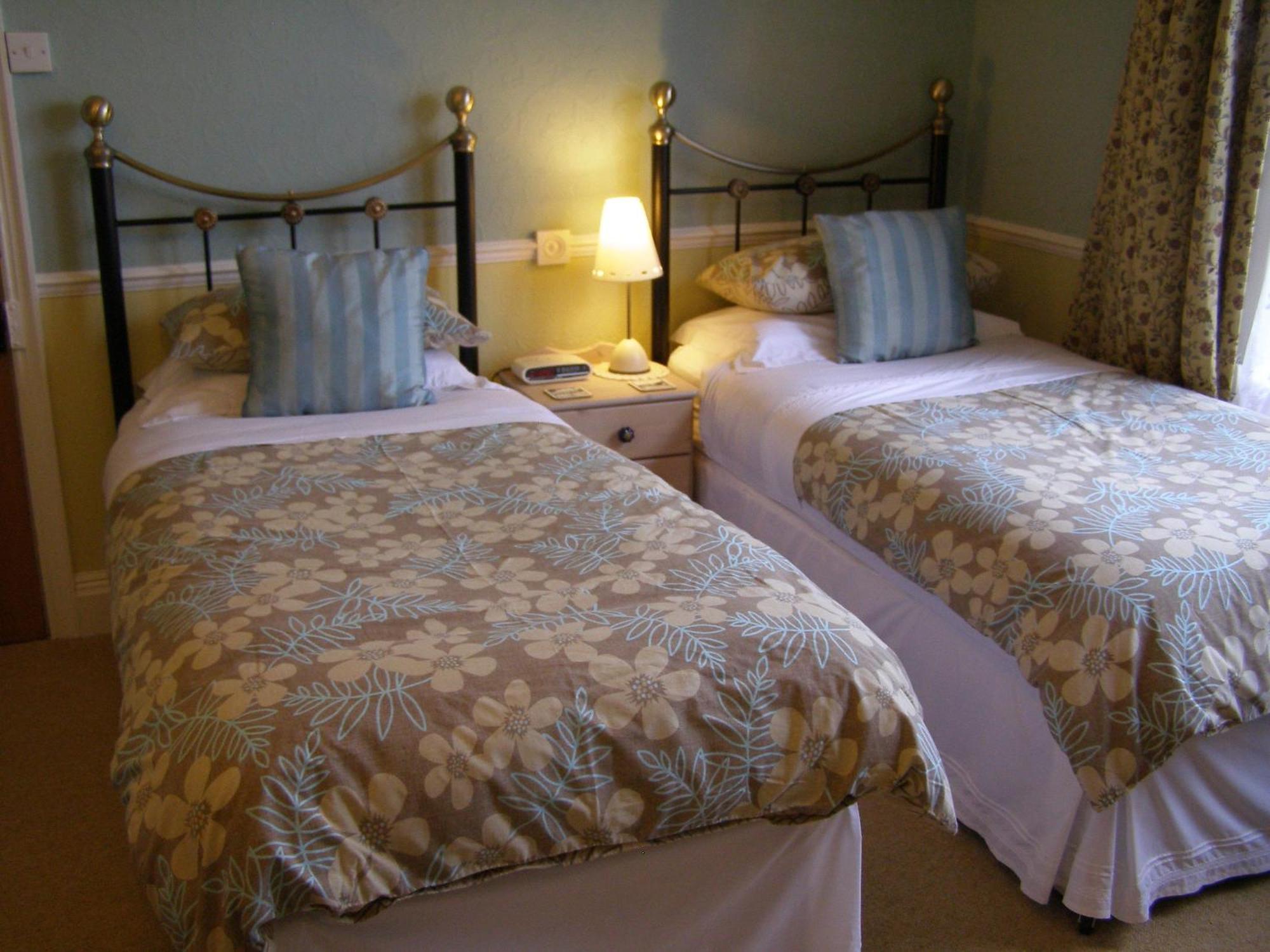 Anton Guest House Bed And Breakfast ชรูว์สเบอรี ภายนอก รูปภาพ