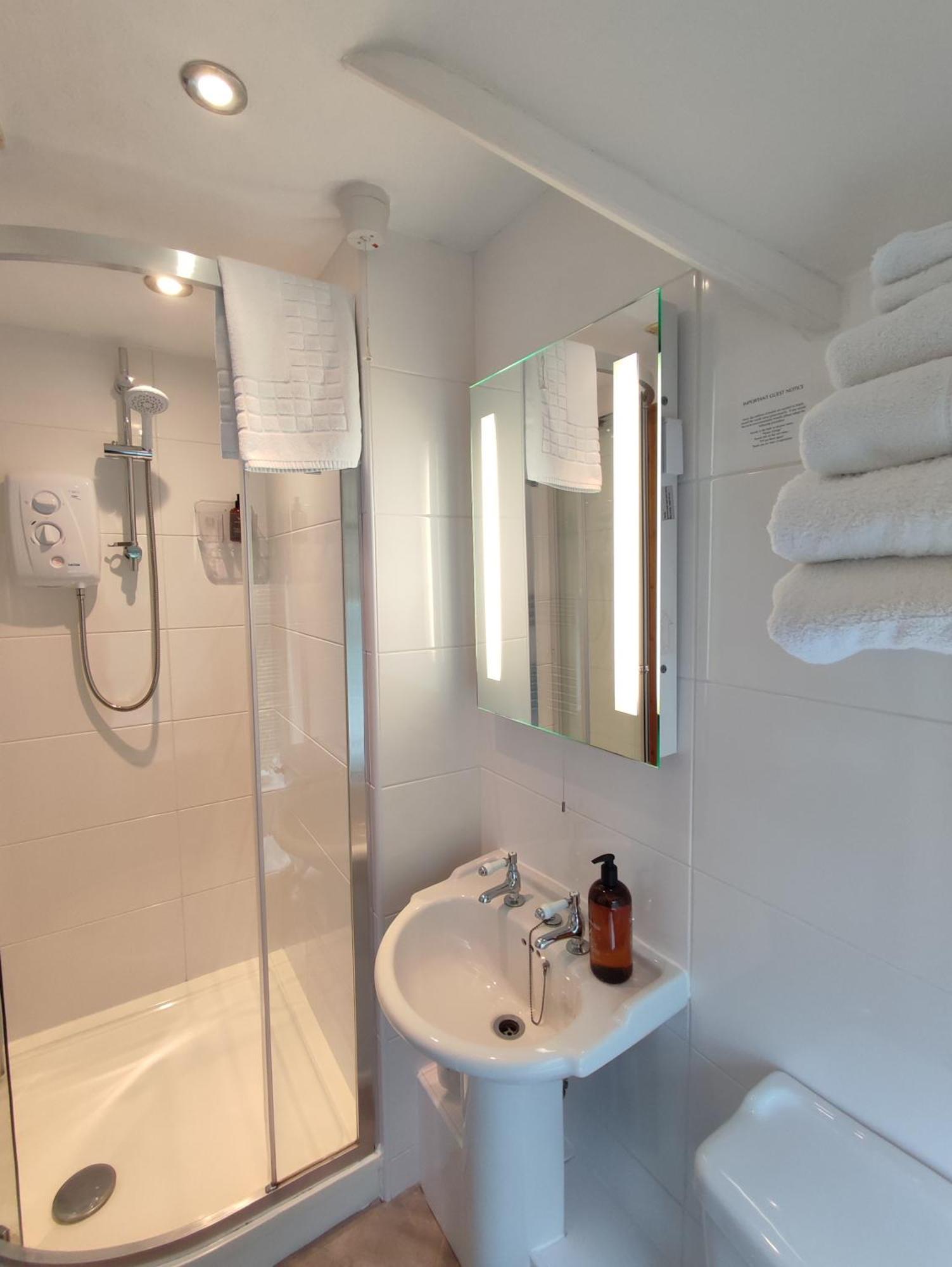 Anton Guest House Bed And Breakfast ชรูว์สเบอรี ภายนอก รูปภาพ