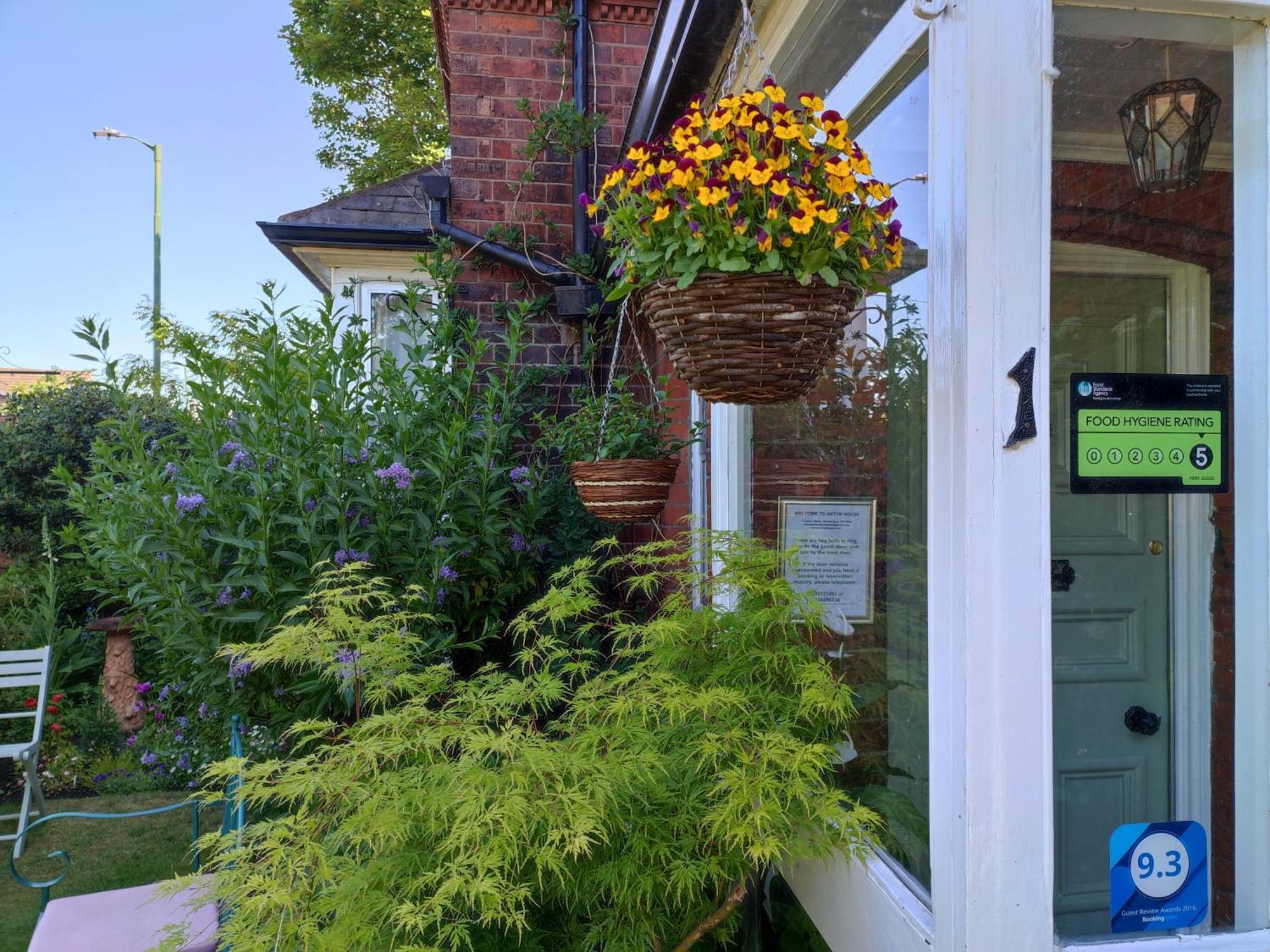 Anton Guest House Bed And Breakfast ชรูว์สเบอรี ภายนอก รูปภาพ