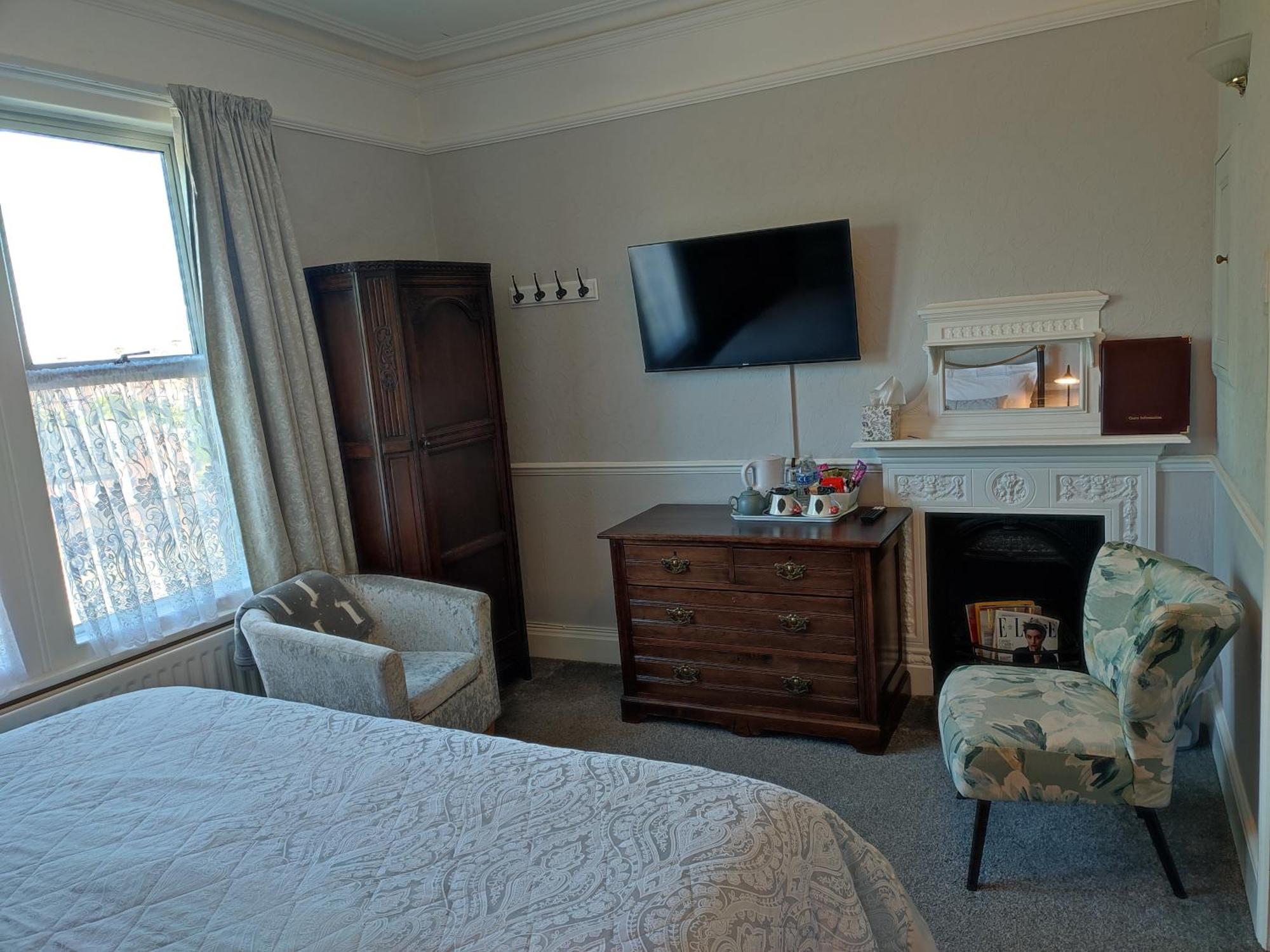 Anton Guest House Bed And Breakfast ชรูว์สเบอรี ภายนอก รูปภาพ