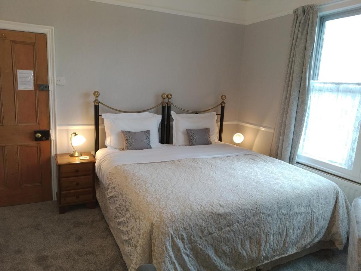Anton Guest House Bed And Breakfast ชรูว์สเบอรี ภายนอก รูปภาพ
