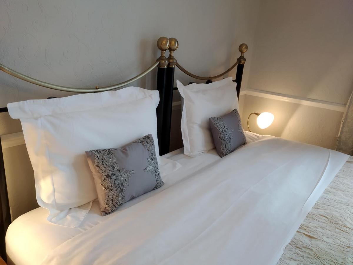 Anton Guest House Bed And Breakfast ชรูว์สเบอรี ภายนอก รูปภาพ